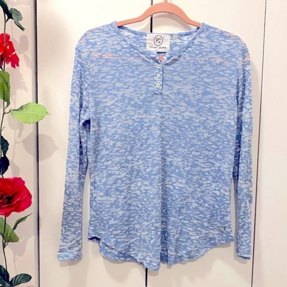 🌷Point Zero🌷 Light Blue &amp; White Print Henley Tee